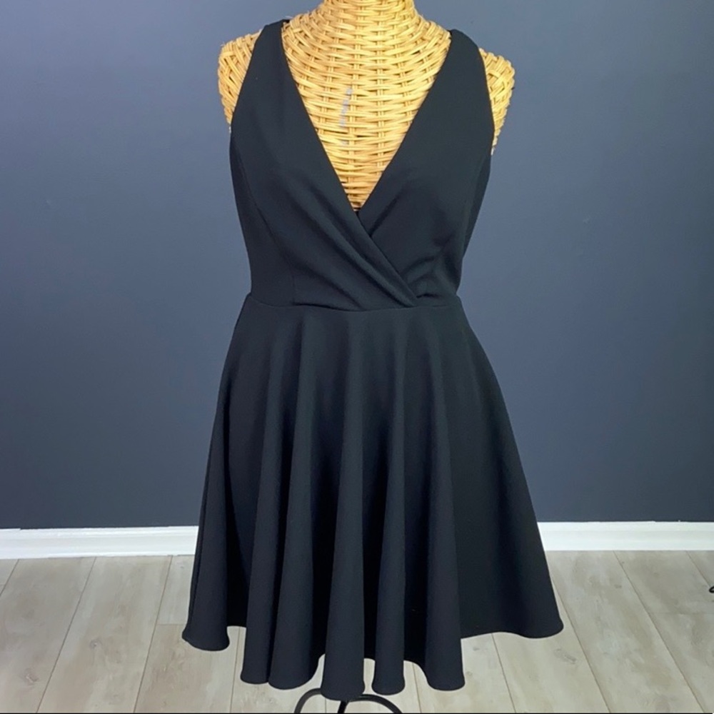 LULU’S | NWT Black Skater Twist Back Dress - Picture 5 of 9